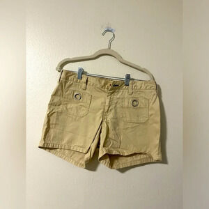 Vintage y2k khaki Tommy Hilfiger shorts with pockets and eyelet details size 8